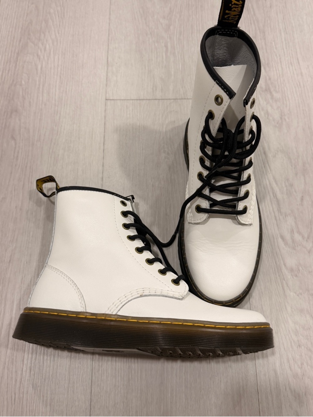 Dr Martens Zavala White Leather Lace Up Combat Boots AirWair Women’s Size 7